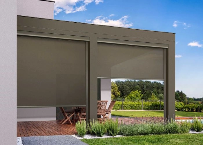 Outdoor blinds