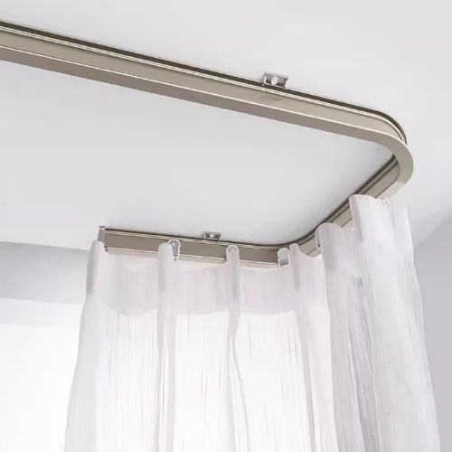 Flexible bendable curtain tracks