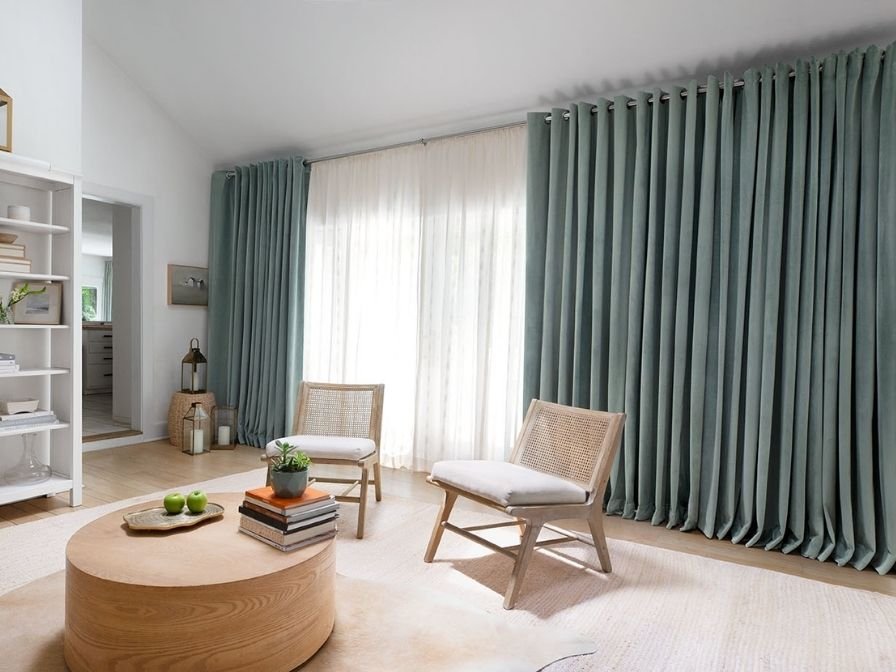 Using curtains living room