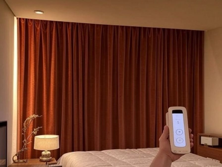 Smart curtain size customization