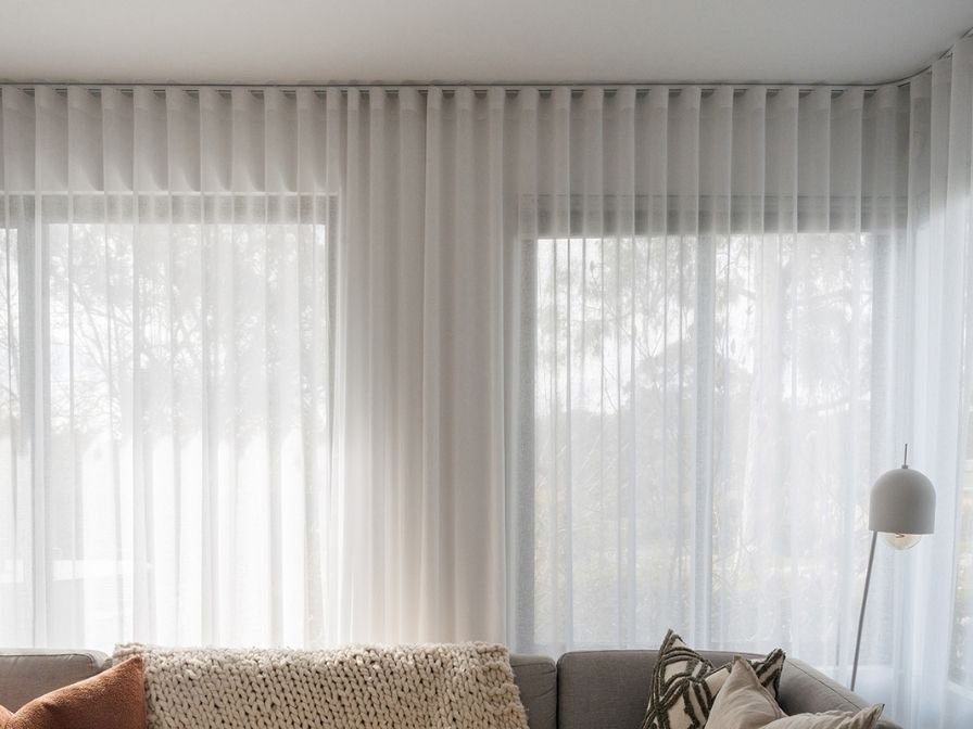 Folding curtain color selection