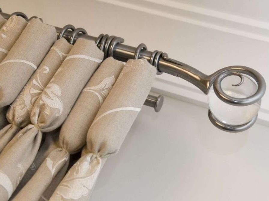 Curtain pole material selection